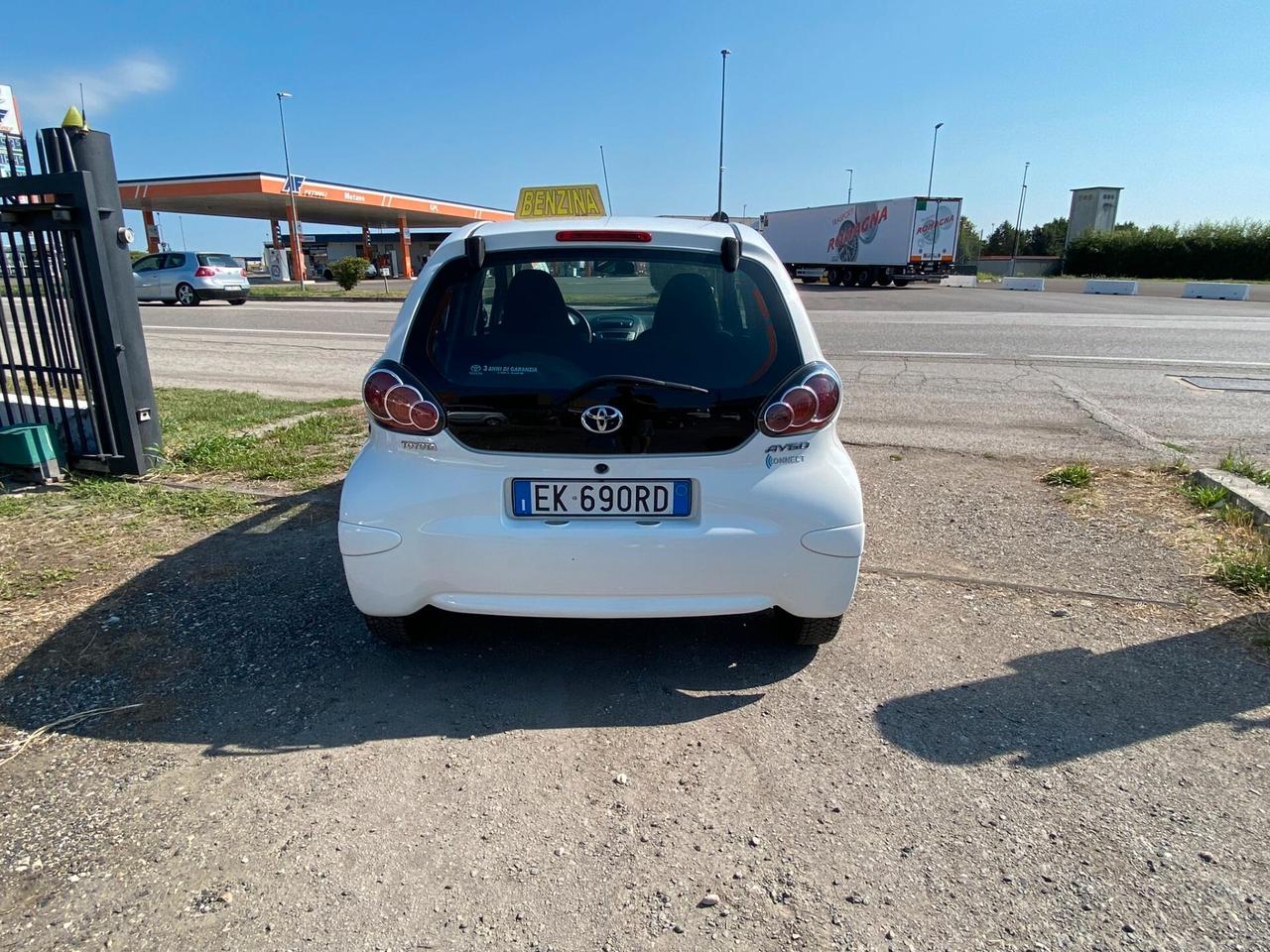 Toyota Aygo 1.0 12V VVT-i 5 porte Deep Ocean Connect