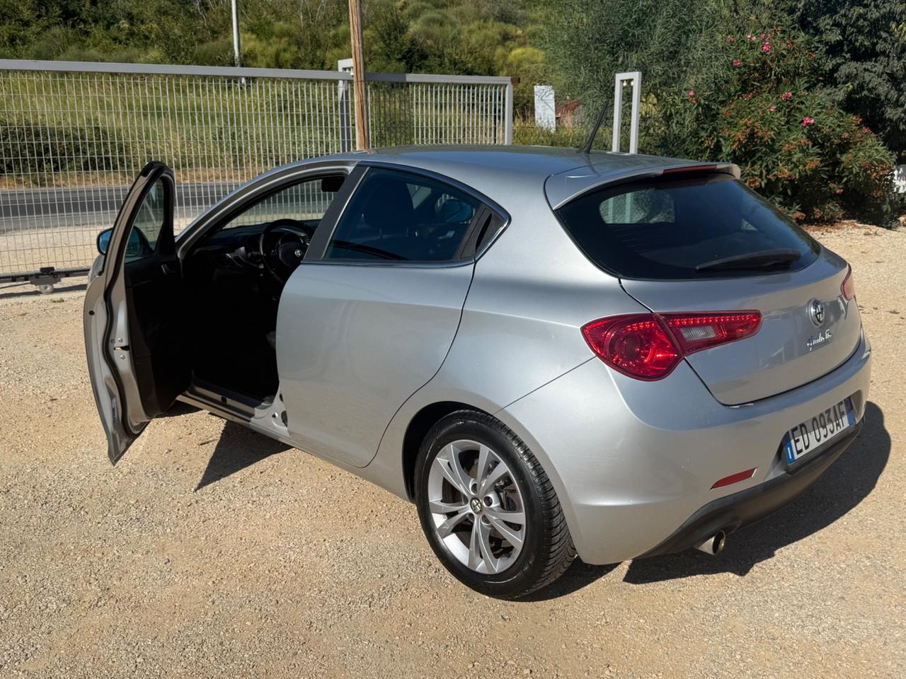 Alfa Giulietta 1.4 Turbo METANO 3.999€