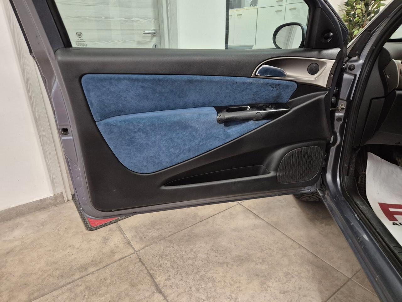 Lancia Ypsilon 1.2 Argento NEOPATENTATI