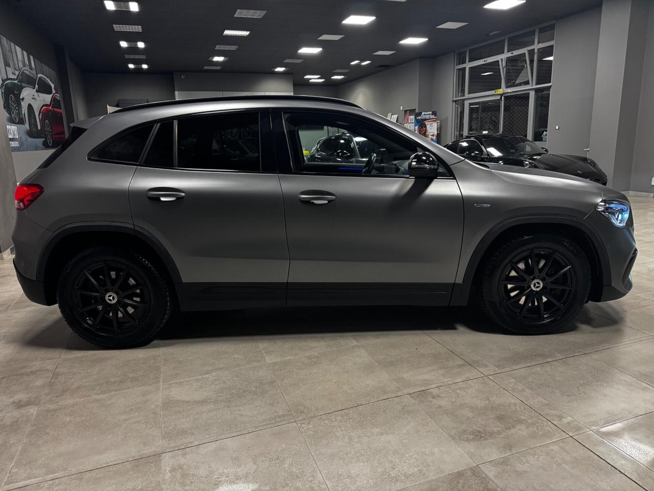 MERCEDES GLA 220CDI AT8 AMG EDITION PREMIUM