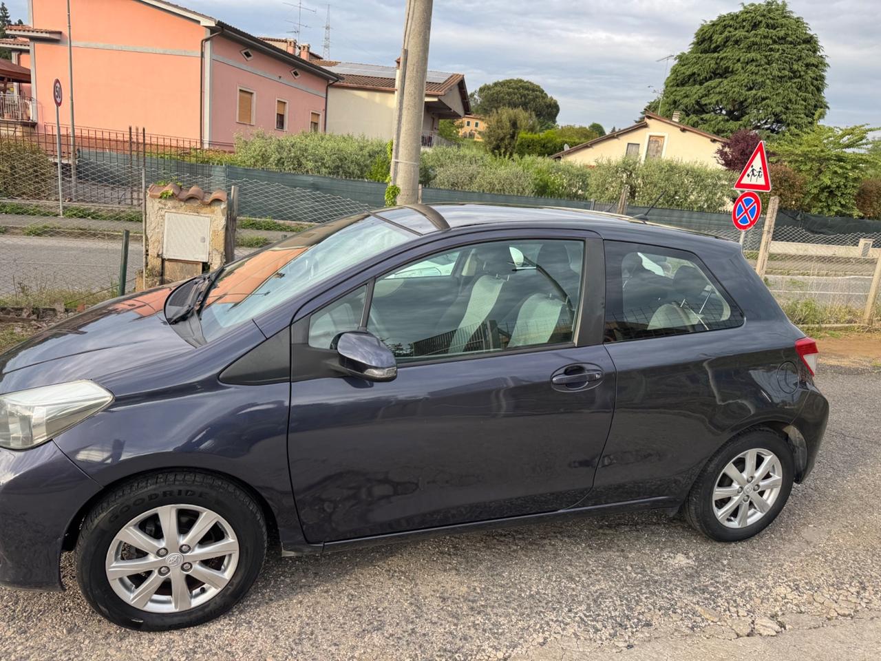 Toyota Yaris 1.0 3 porte Active NEOPATENTATI