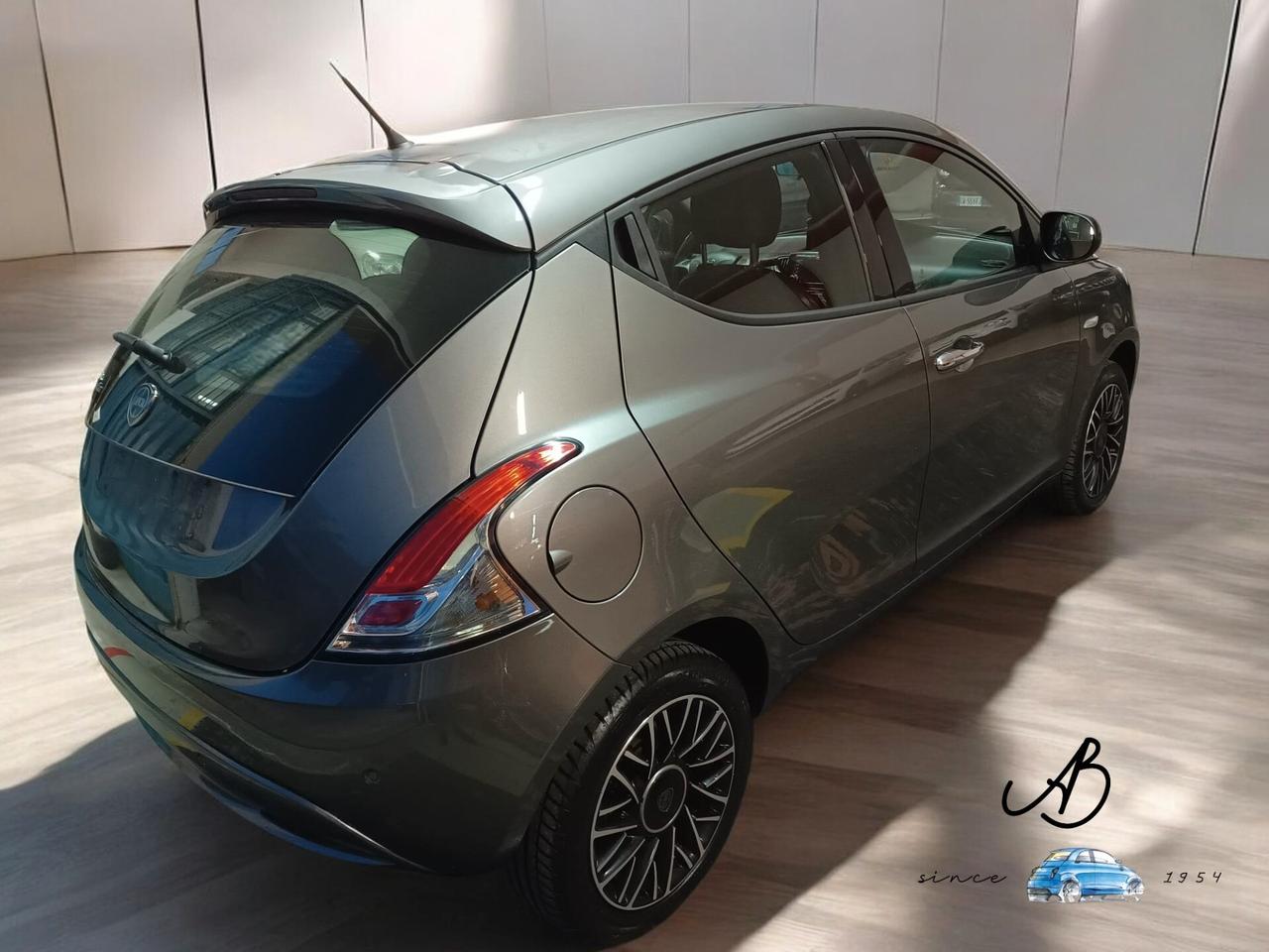 Lancia Ypsilon 1.2 69 CV 5 porte S&S Gold