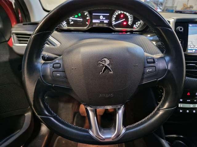 Peugeot 208 PureTech 82 5 porte Allure