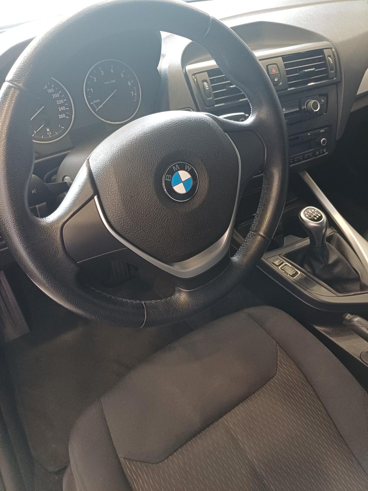 Bmw 114 114i 5p. Unique