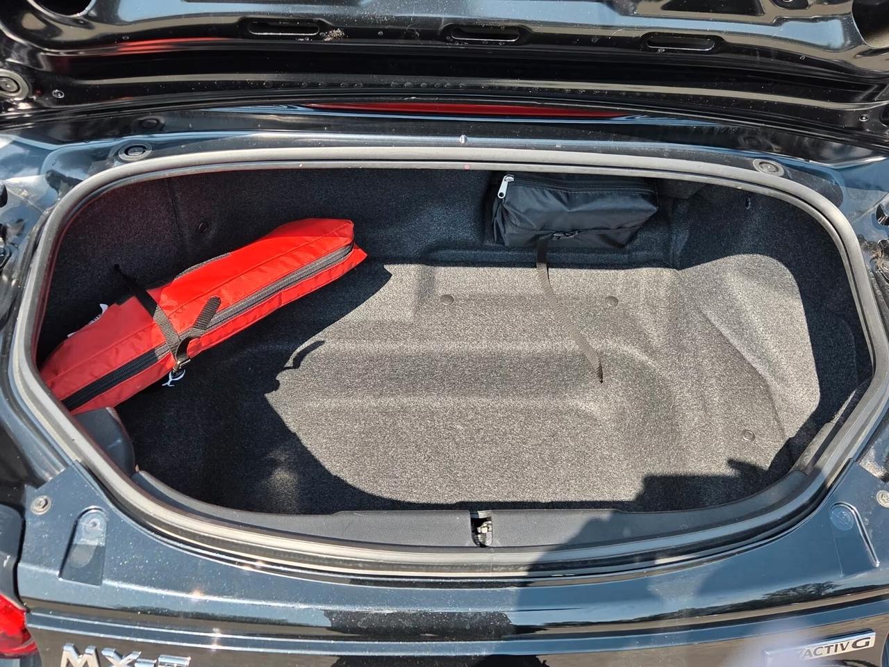 Mazda MX-5 2.0L Skyactiv-G RF Kazari