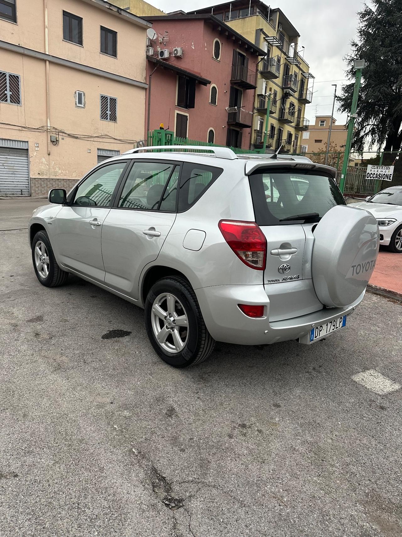 Toyota RAV 4 RAV4 2.2 D-4D 136 CV Luxury