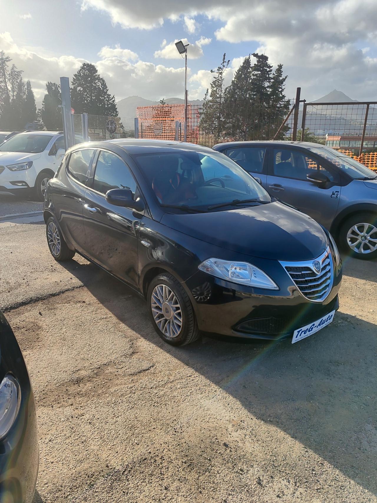 Lancia Ypsilon 1.2 69 CV 5 porte S&S Gold