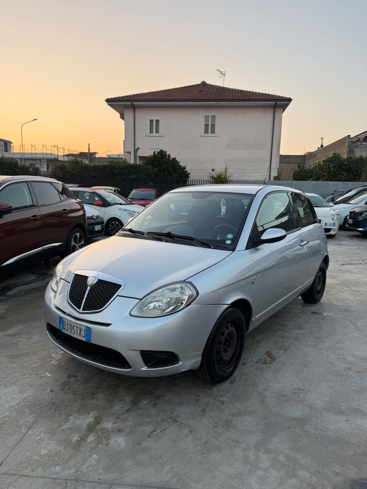 Lancia Ypsilon 1.2 Argento