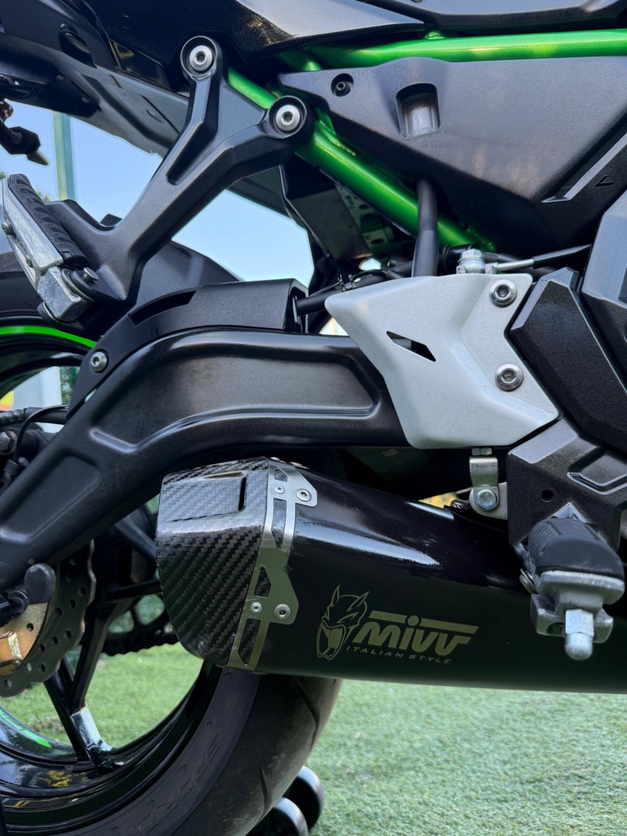 Kawasaki Z650 2022 12000KM FULL POWER