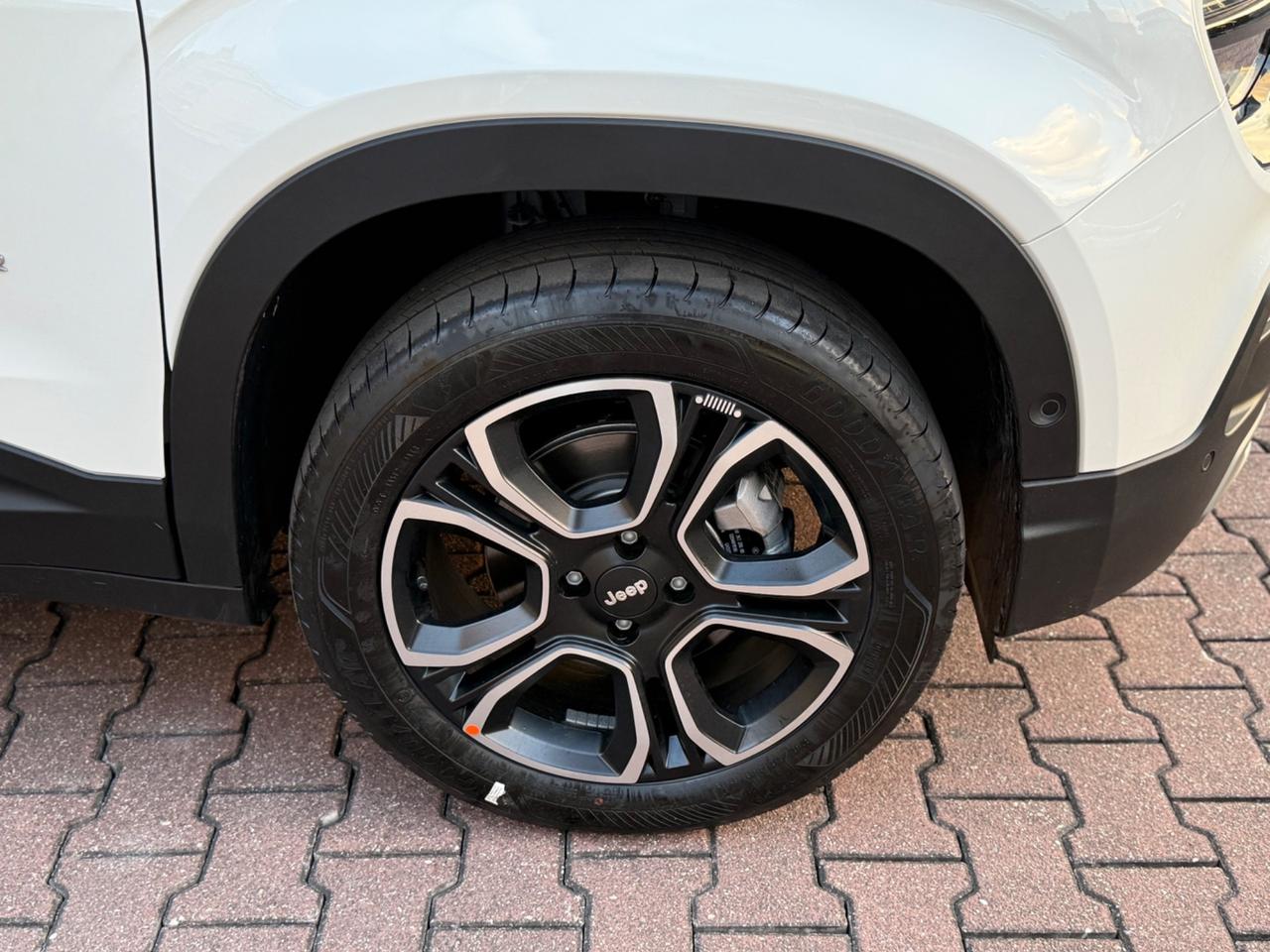 Jeep Avenger 1.2 Turbo 100 CV MHEV Summit