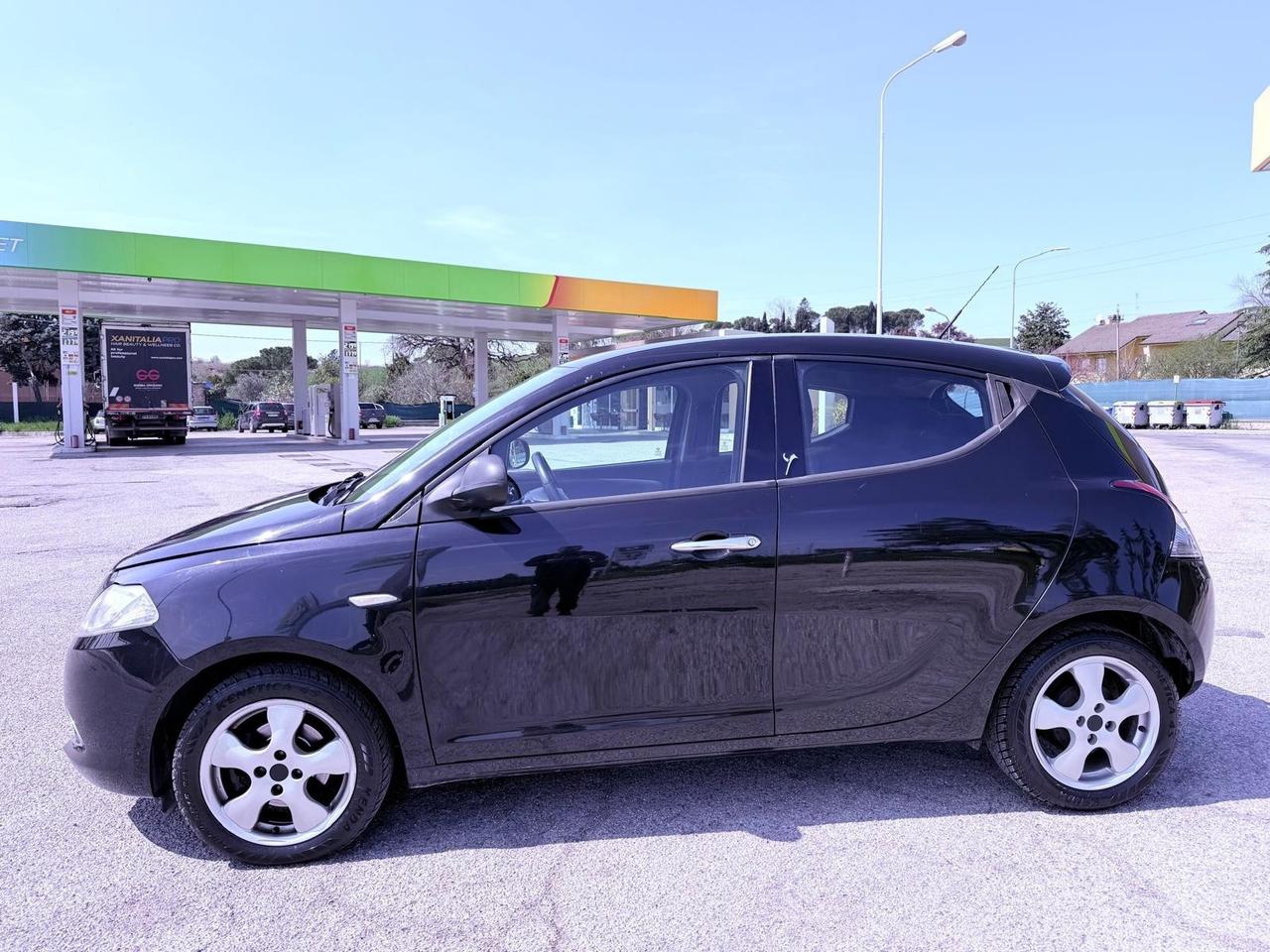Lancia Ypsilon 1.3 MJT 16V 95 CV 5 porte Ok neopatentati