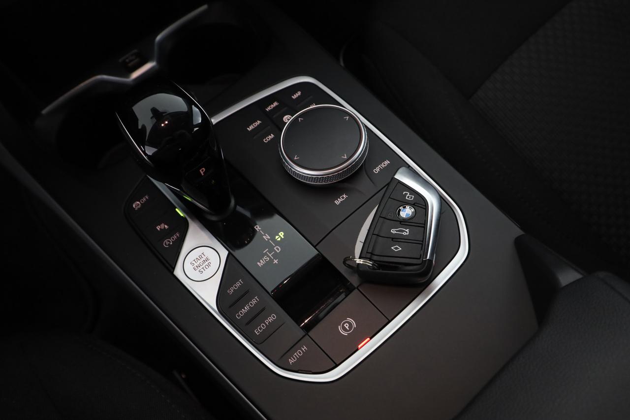 BMW Serie 1 (F40) 118d 5p. Business Advantage