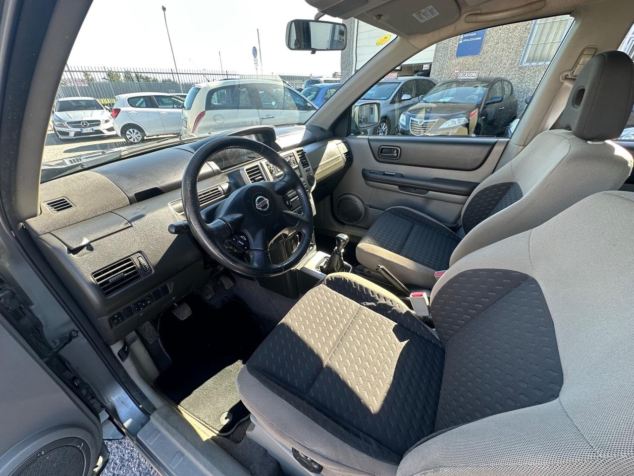 Nissan X-Trail 2.2 dCi Elegance Columbia