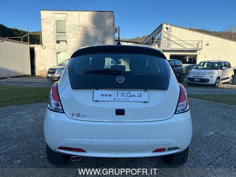 Lancia Ypsilon 1.0 FireFly 5 porte S&S Hybrid Platino