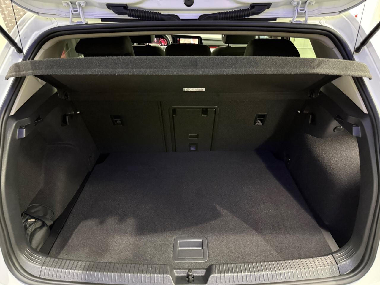 Volkswagen Golf 1.0 eTSI DSG *IQLight*Luciambient