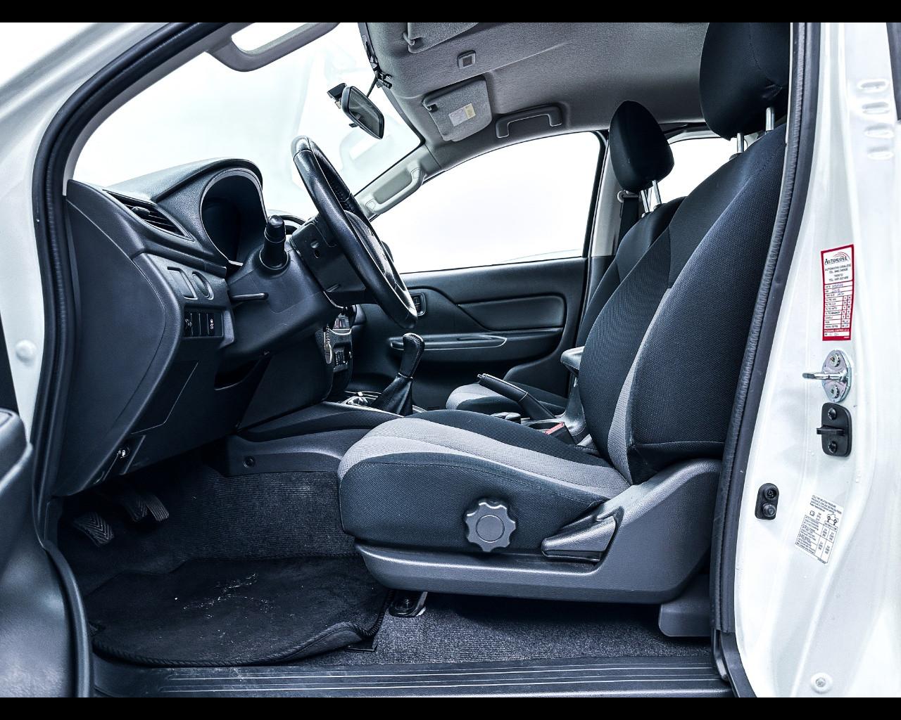 MITSUBISHI L200 2.3 D Club Cab 4x4 Easy Select Invite