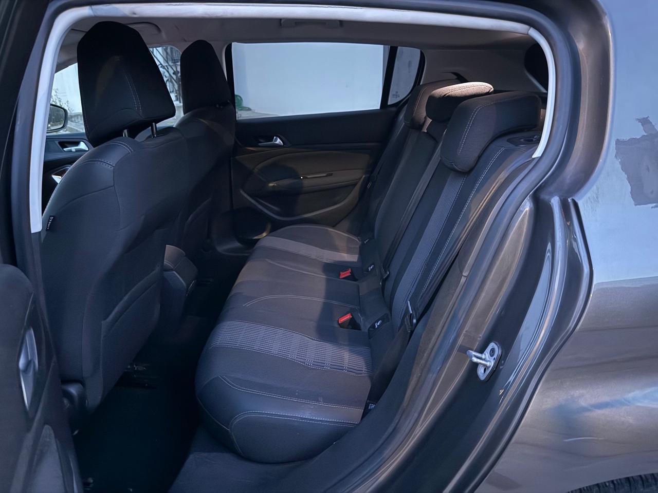 Peugeot 308 1.2 Turbo Benzina POCHI KM 2021 NEOPAT