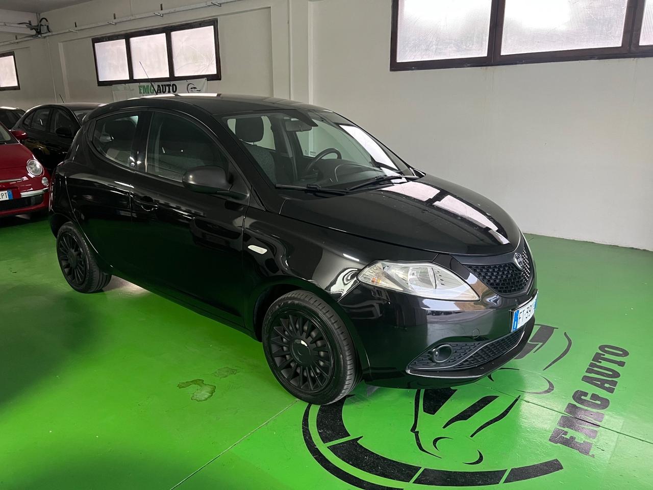 Lancia Ypsilon 1.2 69 CV 5 porte Elefantino Blu