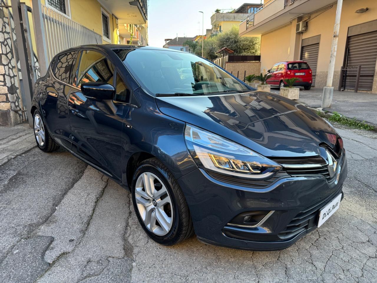 Renault Clio TCe 12V90 CV 5 porte Moschino