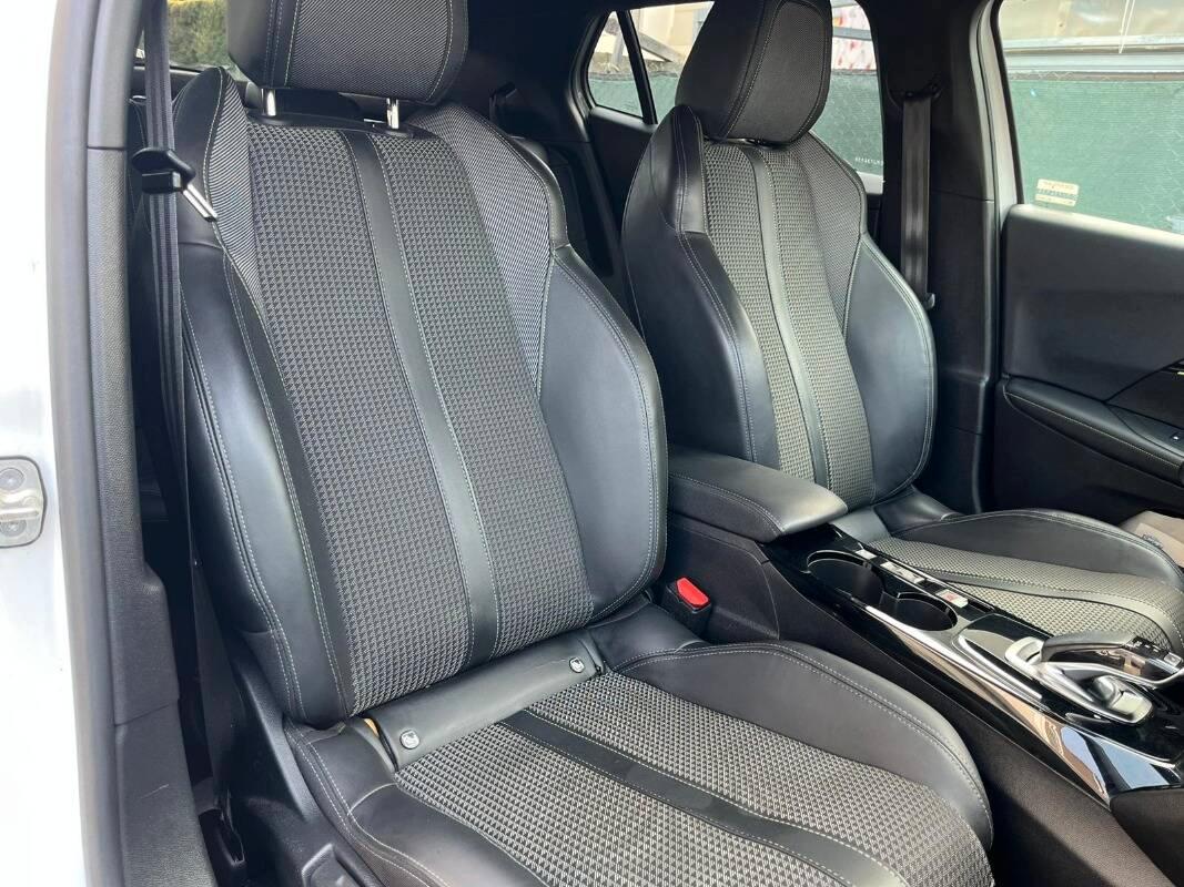 Peugeot e-2008 E- GT Pack 100kW