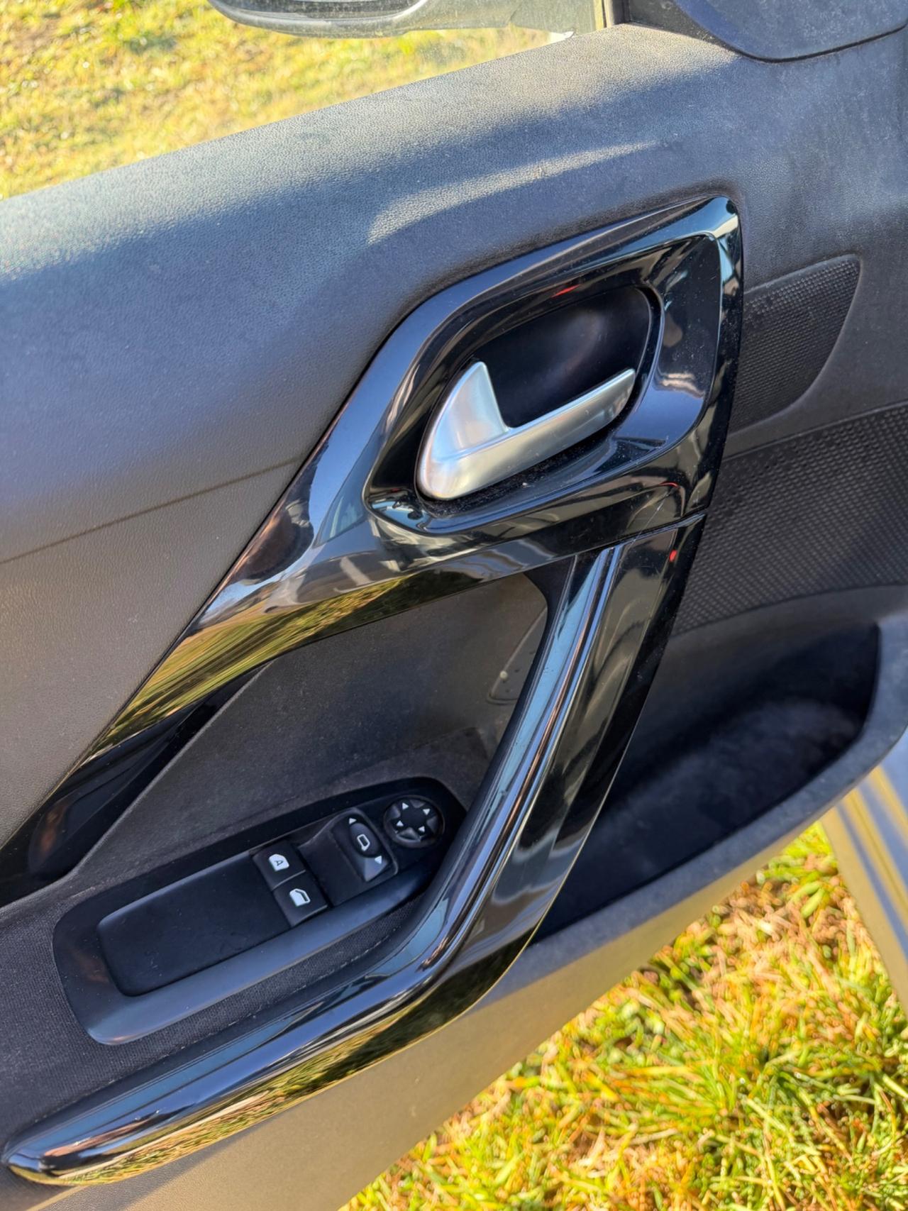 Peugeot 208 PureTech 82 5 porte Allure