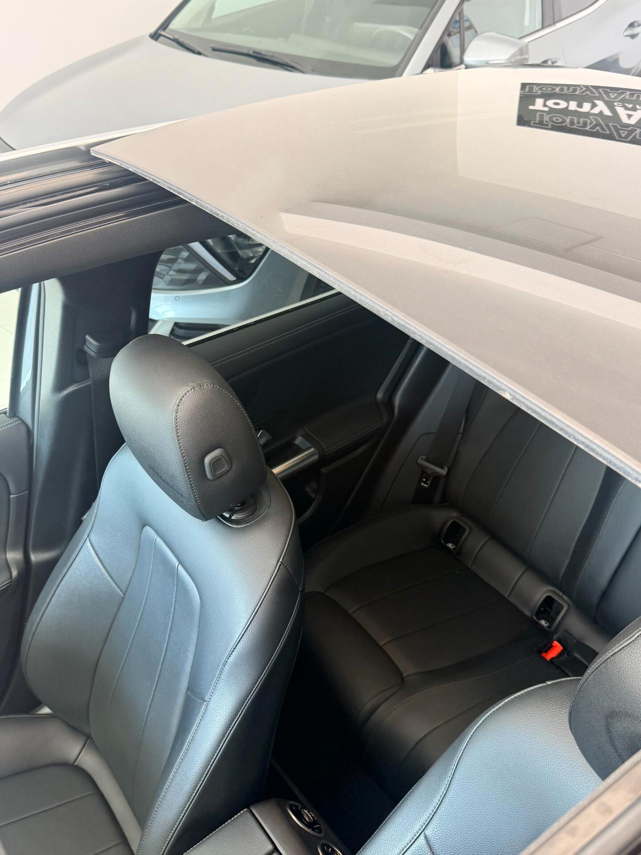 Mercedes-benz GLA 200 d Premium auto AMG TETTO APRIBILE,LUCI SOFFUSE,TELECAMERA,APPLE CARPLAY,SEDILI RISCALDABILI,VIRTUAL