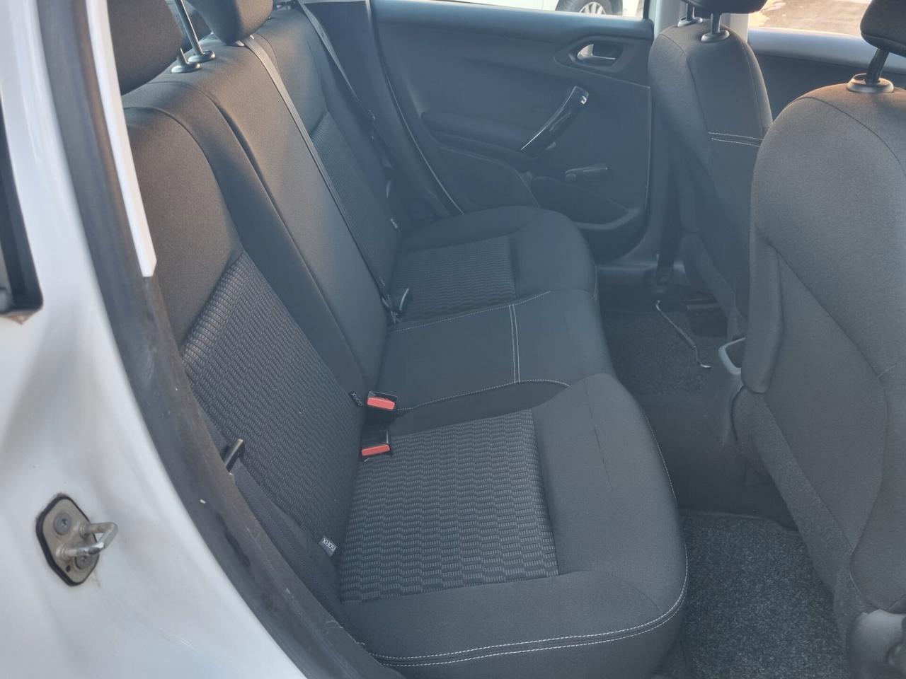 Peugeot 208 PureTech 82 5 porte Allure