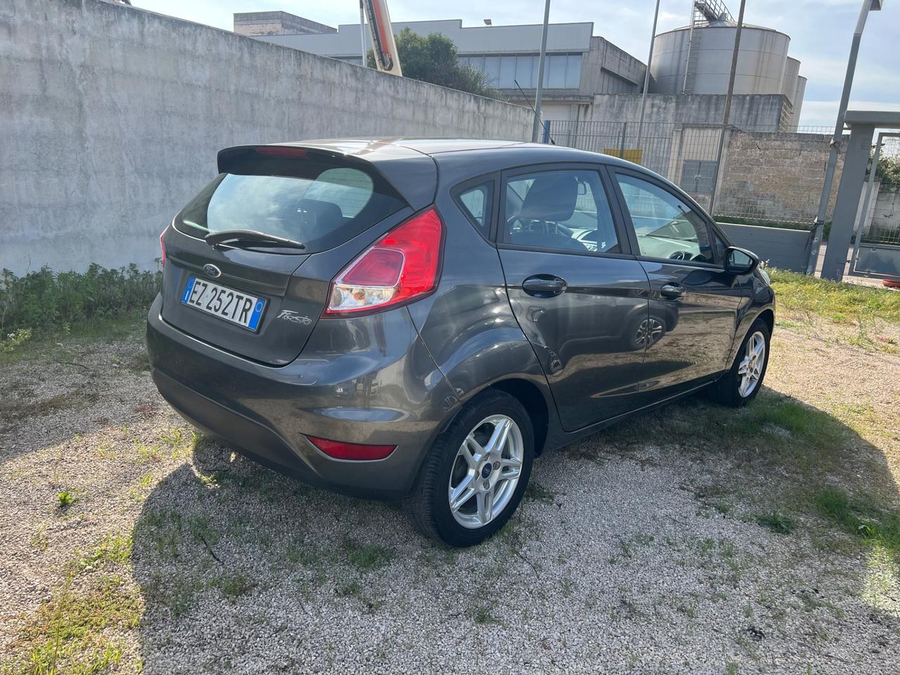 Ford Fiesta 1.2 60CV 5 porte Titanium