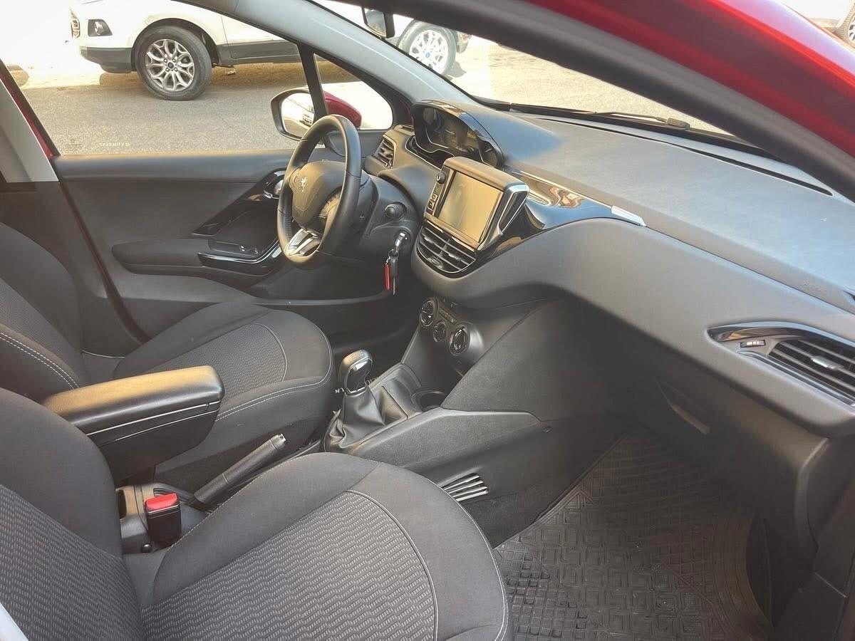 Peugeot 208 PureTech 82CV 5 porte Allure FINANZIABILE E CON SOLI KM 58.000
