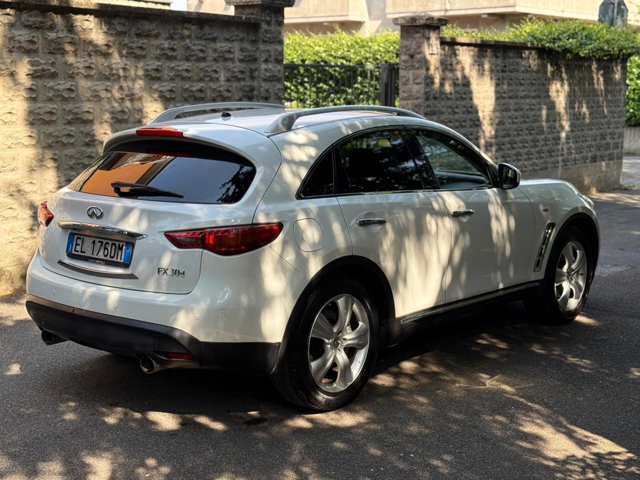 Infiniti FX FX30d S