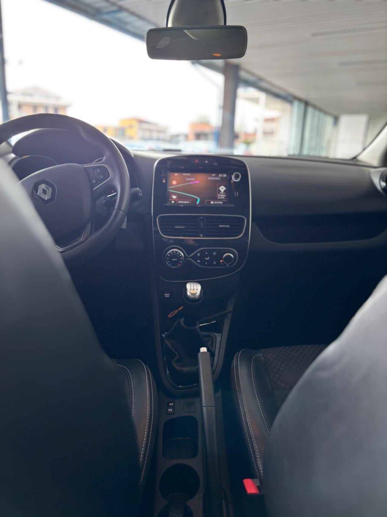 Renault Clio TCe 12V 90 CV 5 porte Moschino Intens