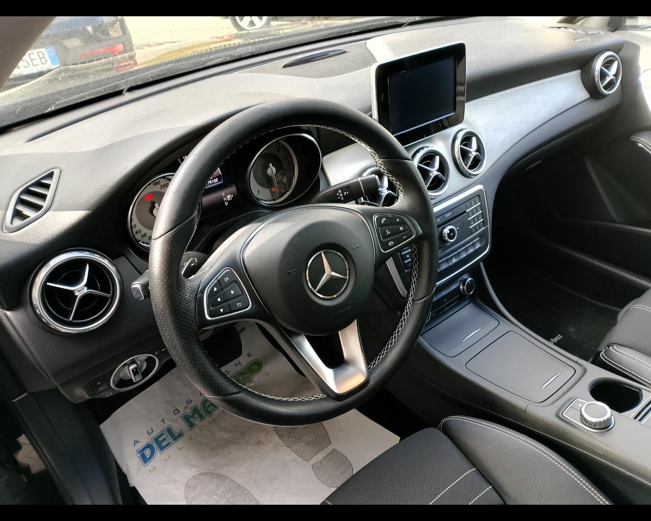 Mercedes-Benz GLA (X156) - GLA 220 d Automatic 4Matic Sport