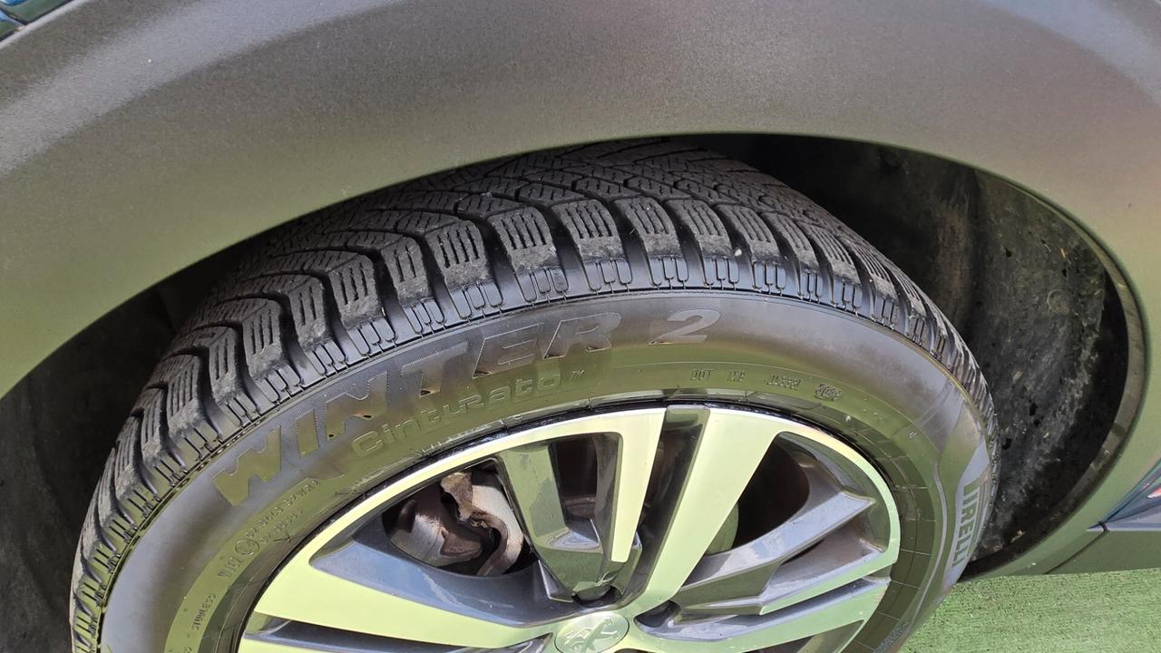 Peugeot 5008 BlueHDi 130 S&S EAT8 Allure Pack