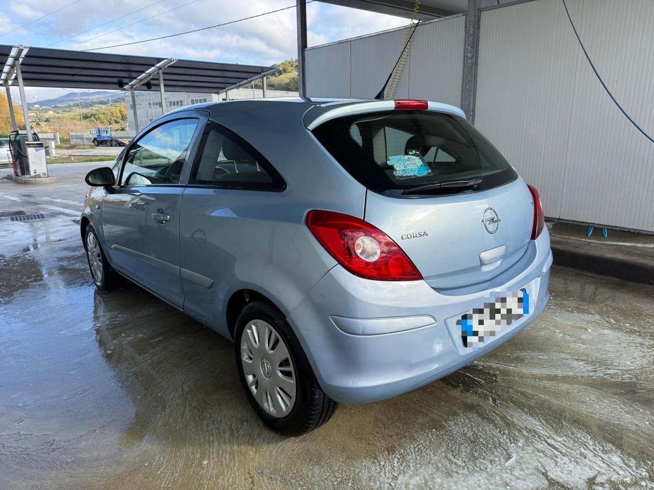 Opel Corsa 1.2 3 porte Club X neopatentati