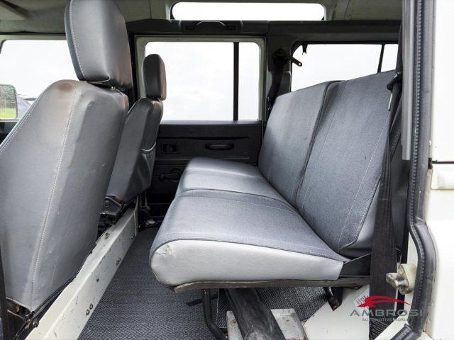 LAND ROVER Defender 110 2.5 Td5 cat Station Wagon SE - AUTOCARRO N1