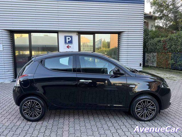 LANCIA Ypsilon hybrid Gold ADATTA A NEOPATENTATI PREZZO REALE