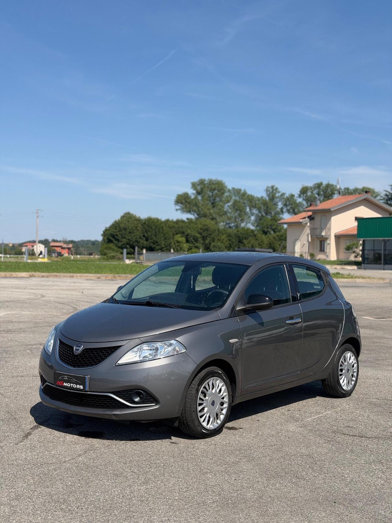Lancia Ypsilon 1.2 69 CV 5 porte Platinum
