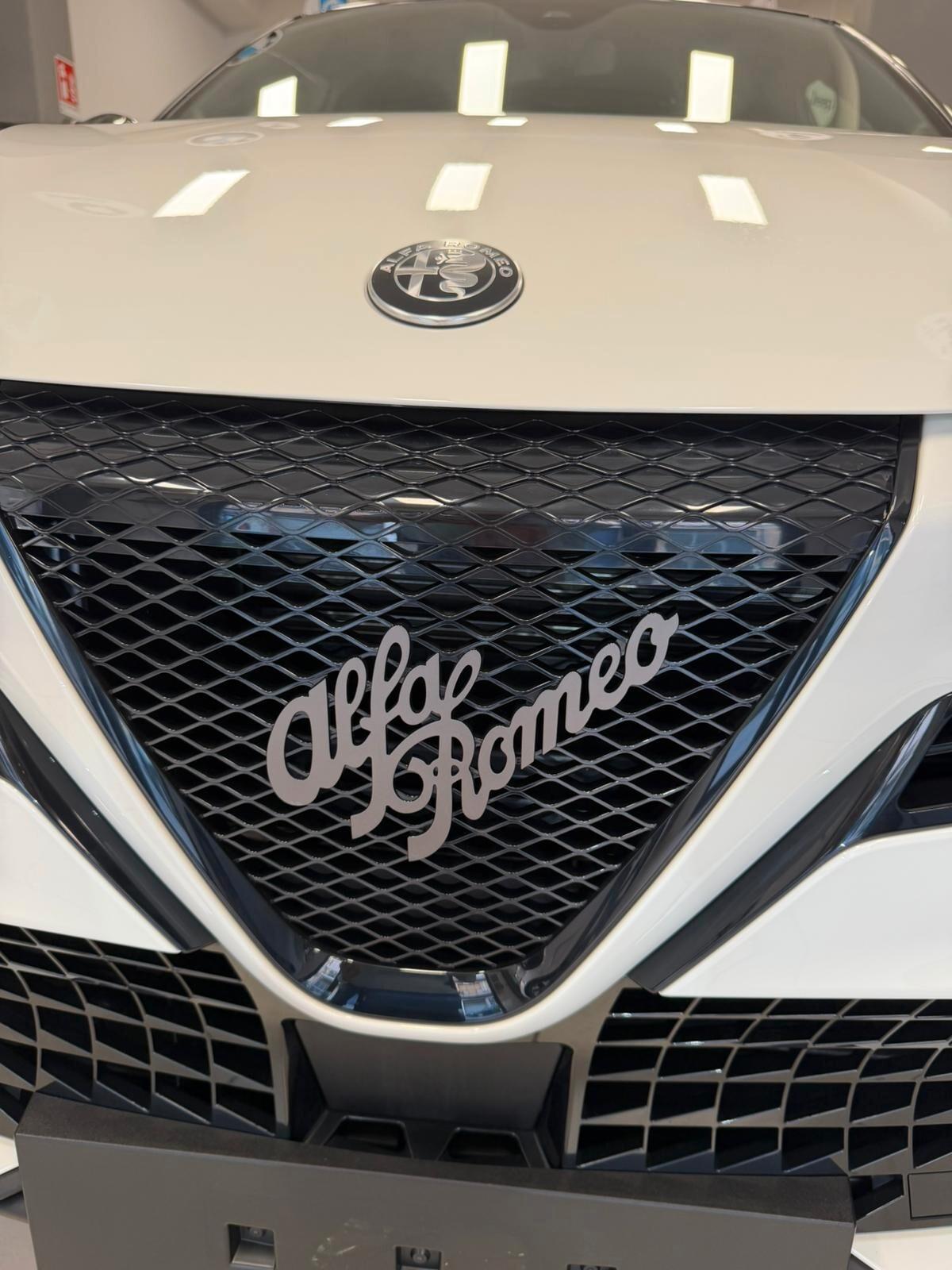 Alfa Romeo Junior 1.2 145 CV Hybrid eDCT6 RATE DA 260 AL MES