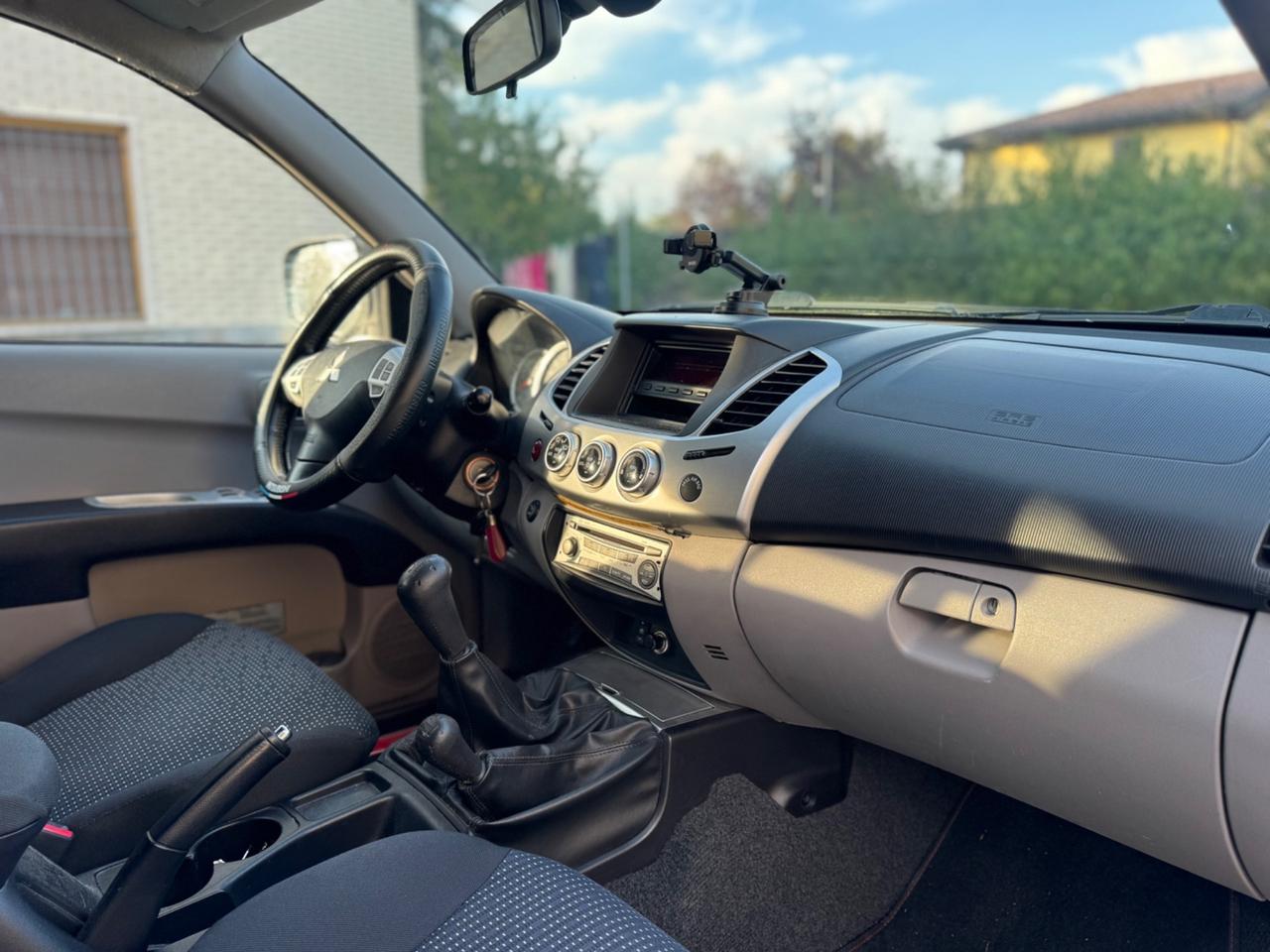 Mitsubishi L200 2.5 DI-D/178CV DC Intense Plus