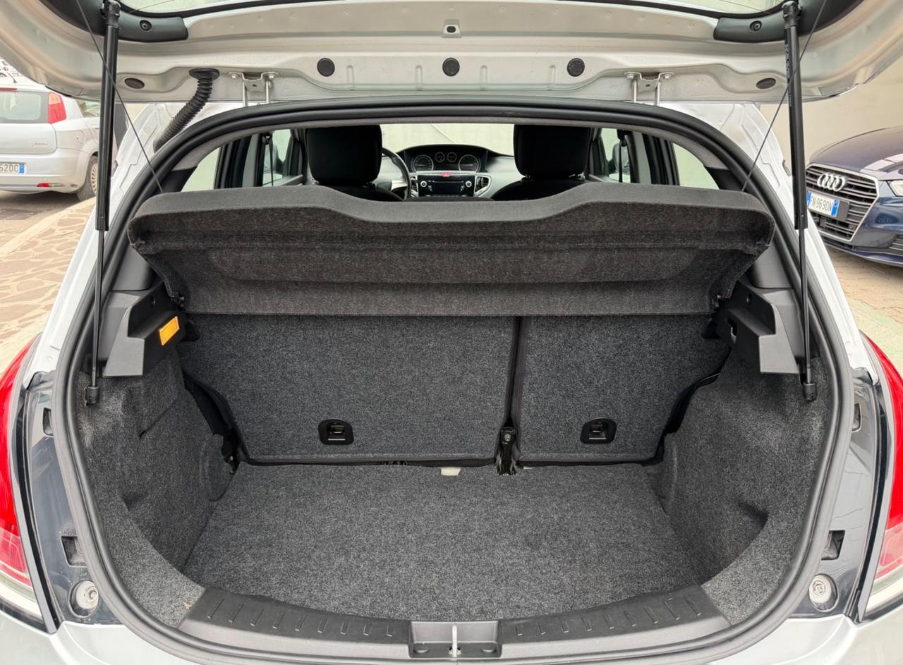 Lancia Ypsilon 1.2 Silver