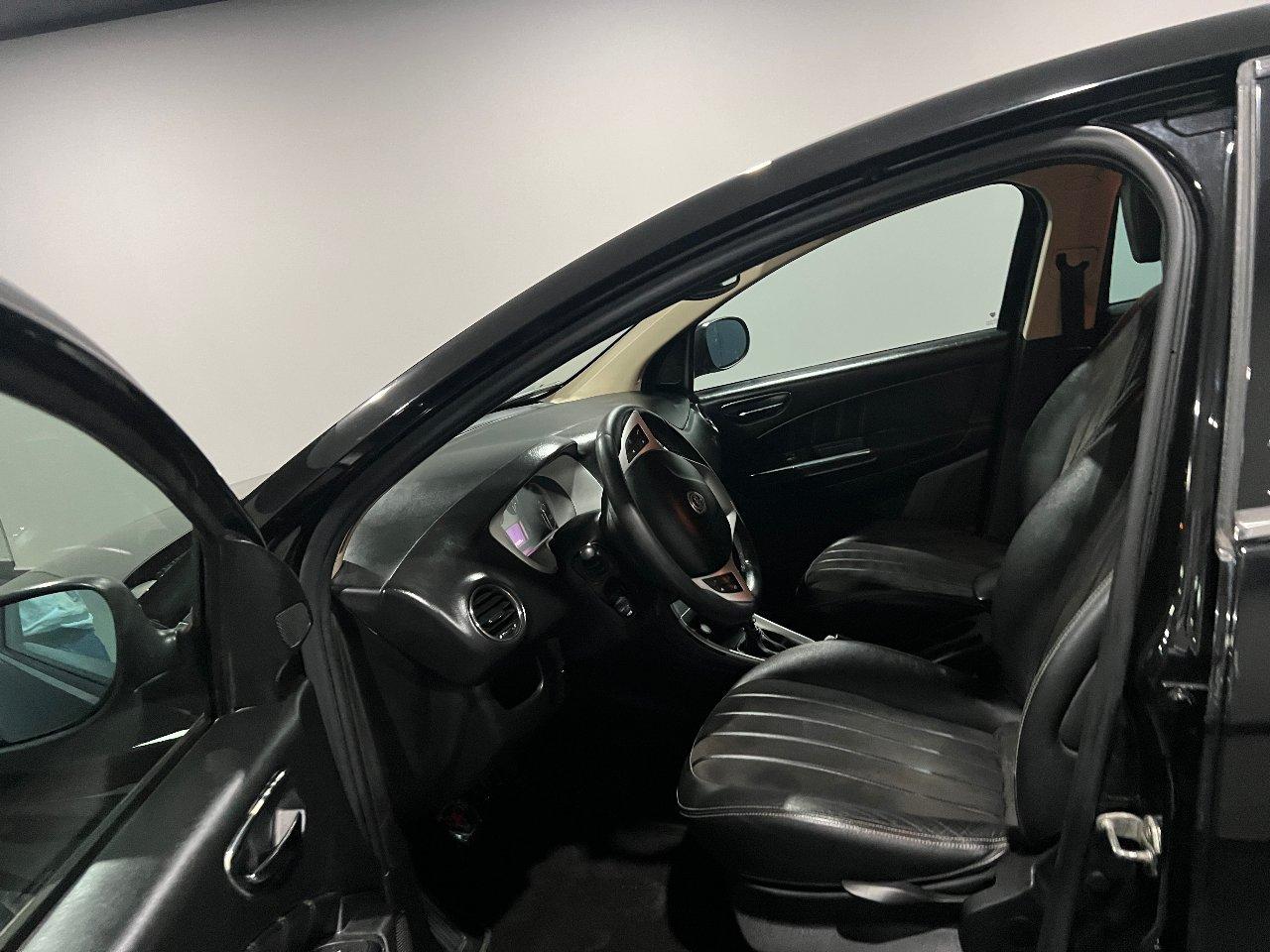 Lancia Delta 2.0 mjt Platino 165cv