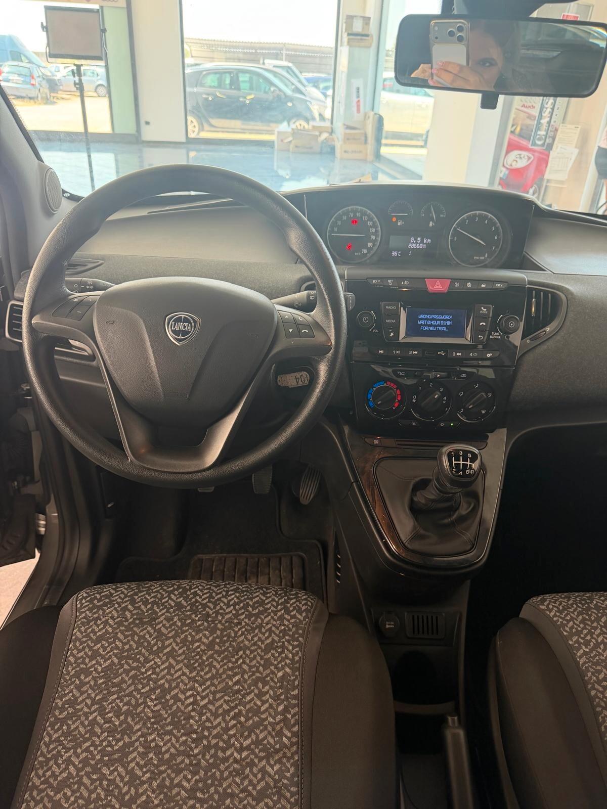 Lancia Ypsilon 1.0 FireFly 5 porte S&S Hybrid Gold