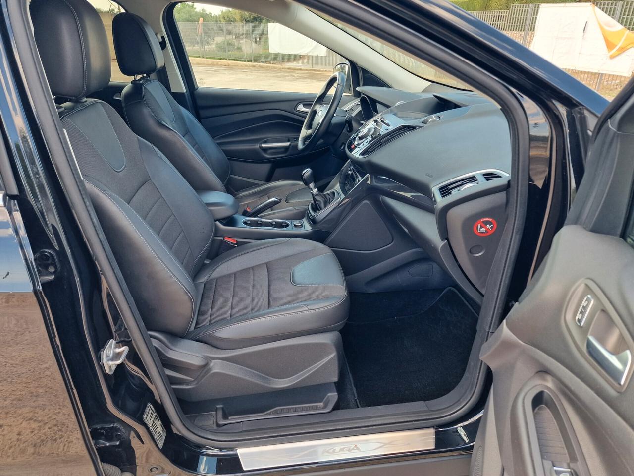 Ford Kuga 2.0 TDCI 140 CV 2WD Titanium