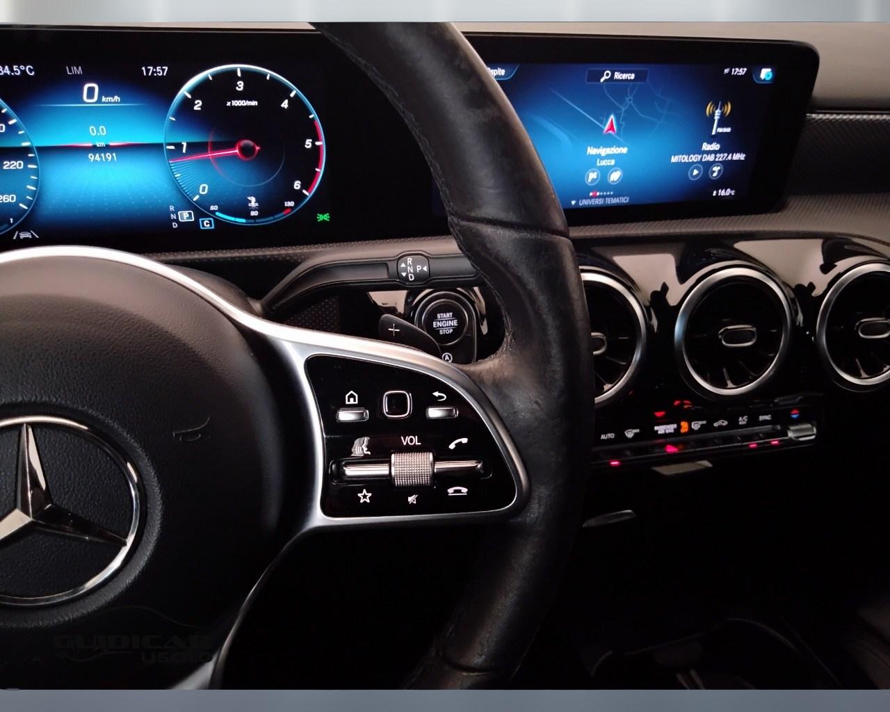 Mercedes-Benz Classe A - W177 2018 - A 180 d Sport auto