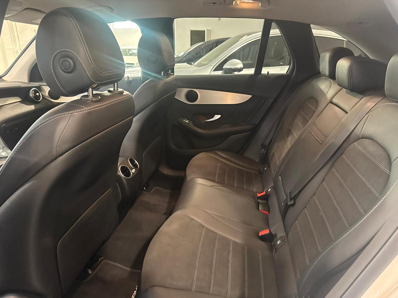 Mercedes-Benz GLC 200 d 4Matic Premium AMG Line/19"/PNEUM/FULL LED