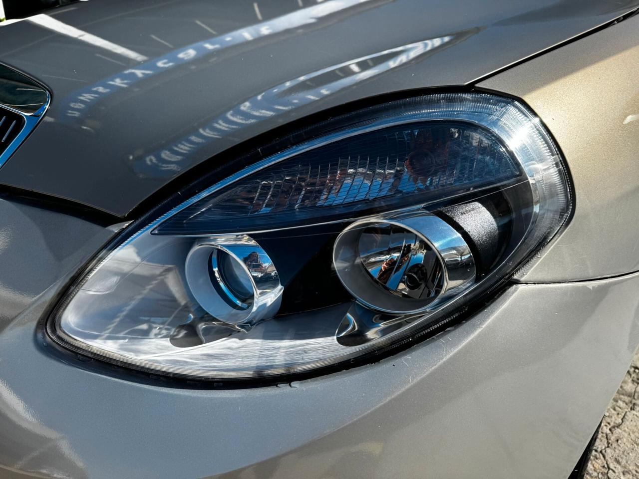 Lancia Ypsilon 1.3 MJT 75 CV Platinum