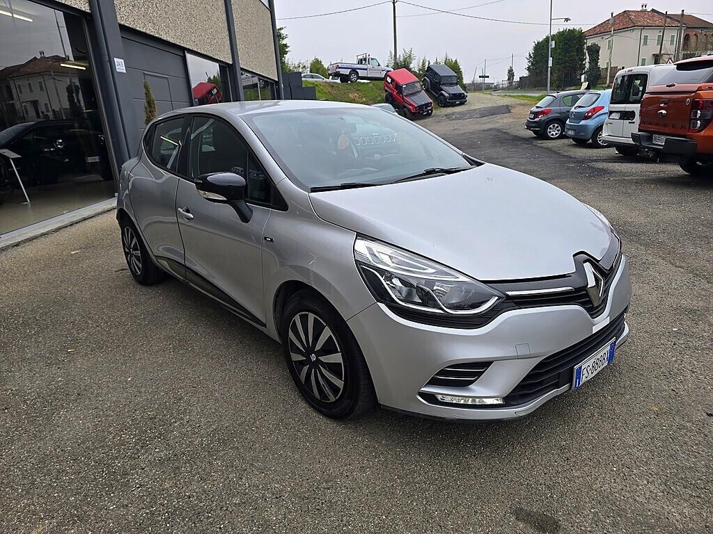 Renault Clio dCi 90 CV 5 Moschino Intens