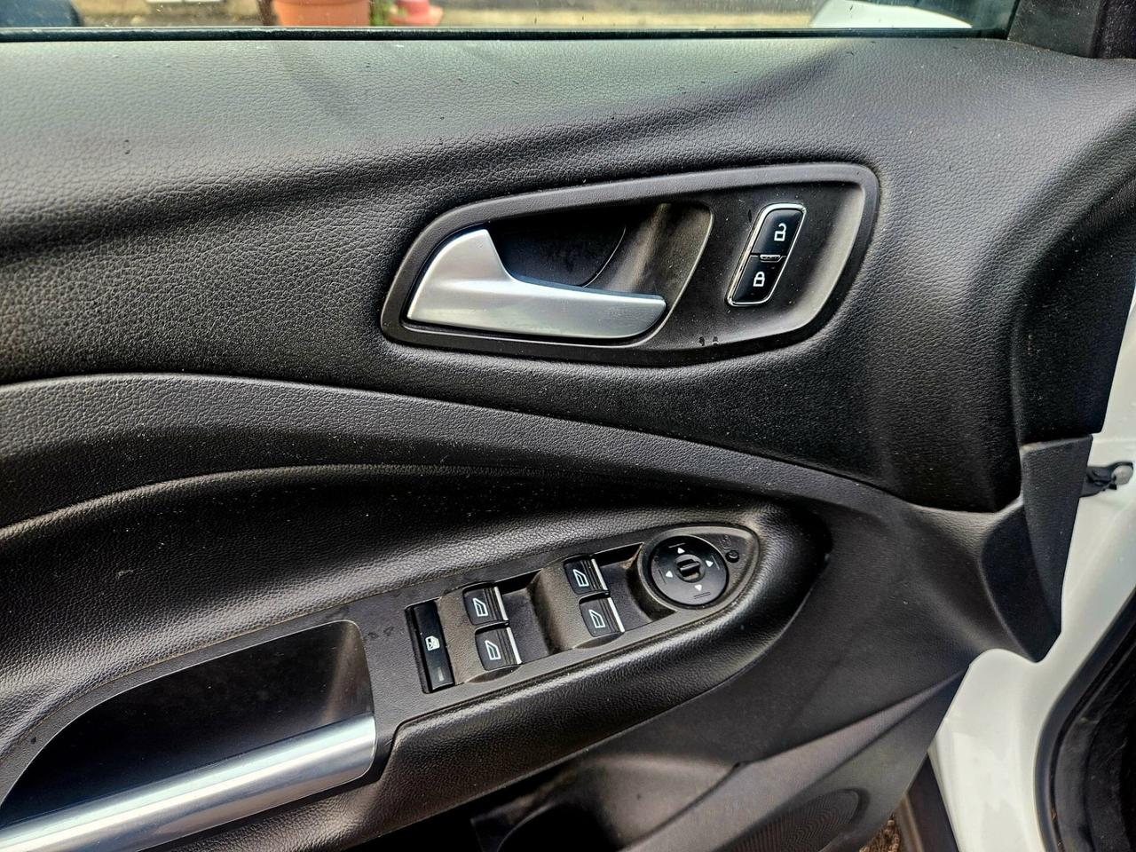 Ford Kuga 2.0 TDCI 150 CV S&S 2WD Titanium