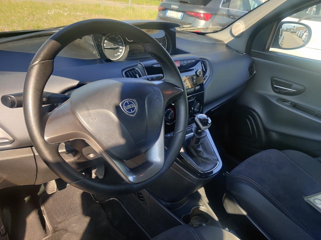 Lancia Ypsilon 1.2 69 CV 5 porte