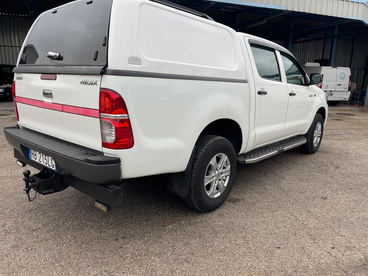 Toyota Hilux 2.5 D-4D 4WD 4p. Double Cab GX 4x4